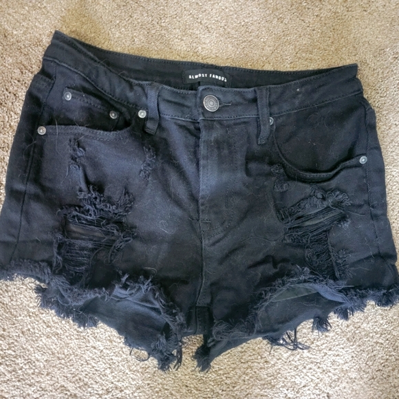 Almost Famous Black Ripped Festival Jean Shorts Sz 7 - Picture 1 of 3